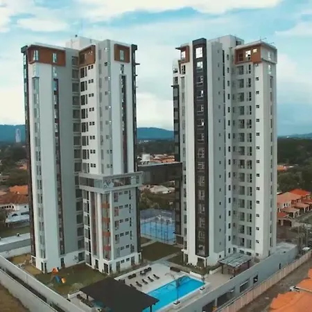 Torres Del Valle Apartamento